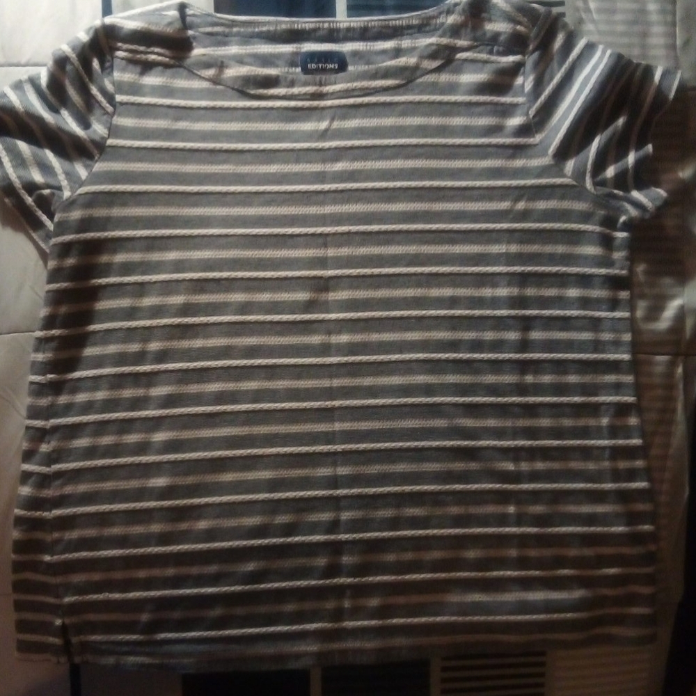 Woman's gray and white stripped shirt short sleeve